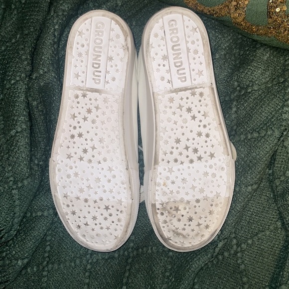 Sponge Bob Square Pants GroundUp Sneakers - Size 5 - Picture 7 of 7